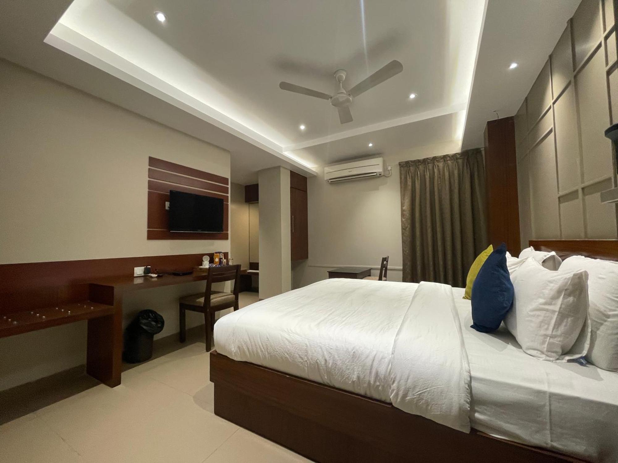 Five Elements Hotel Визакхапатнам Екстериор снимка