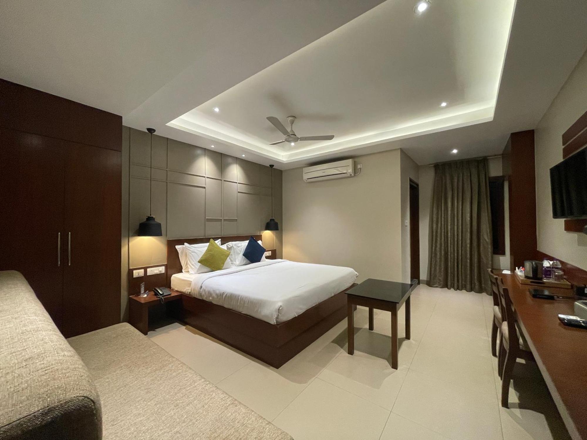 Five Elements Hotel Визакхапатнам Екстериор снимка